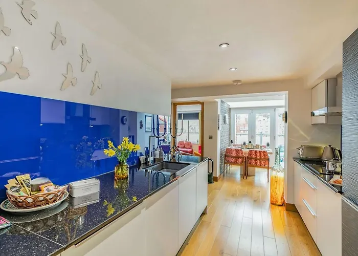 1 Bed In Oc-64431 Whitby